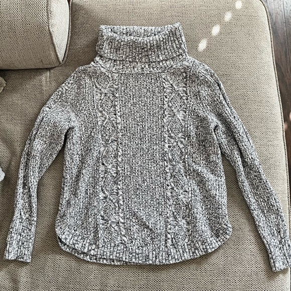 Gap women’s turtleneck sweater - Picture 2 of 5